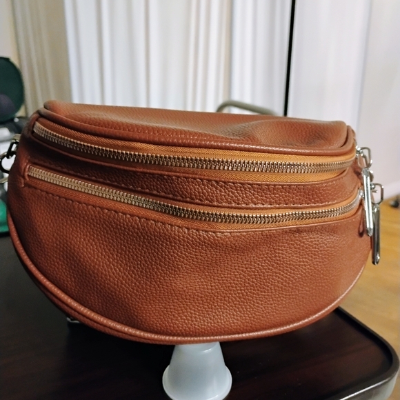 New Crossbody Bag - Unisex - Picture 3 of 8